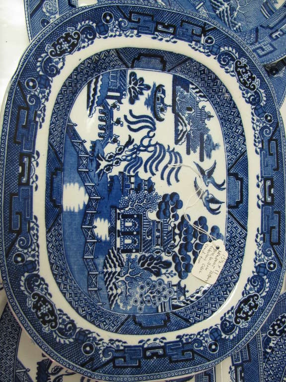 Antique Collection Of  English Transfer Ware Blue Willow Platters In Good Condition In Port Jervis, NY