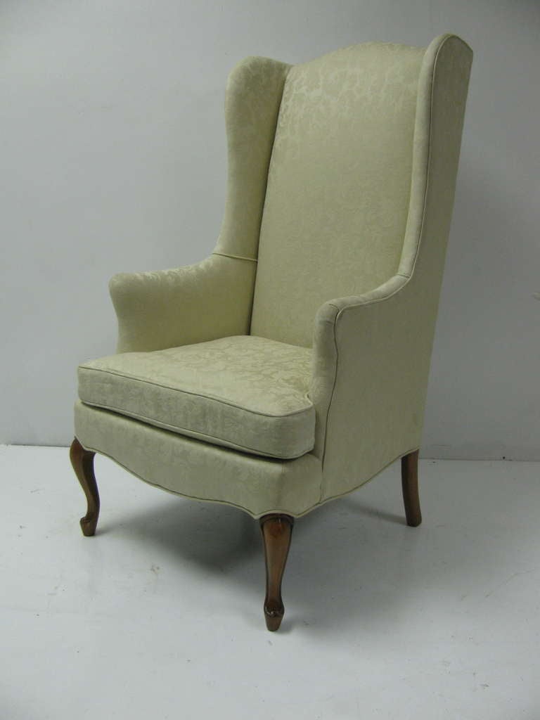 Pair of Petite Mid Century Wing Back Armchair in White Damask For Sale 2