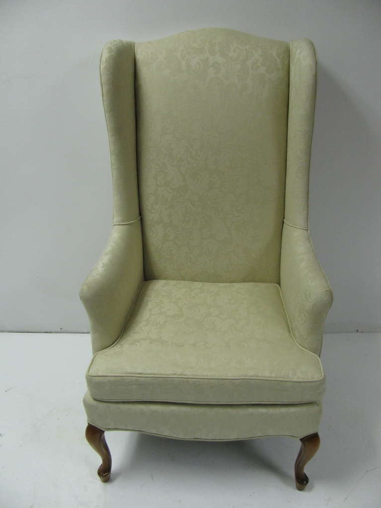 Pair of Petite Mid Century Wing Back Armchair in White Damask For Sale 3