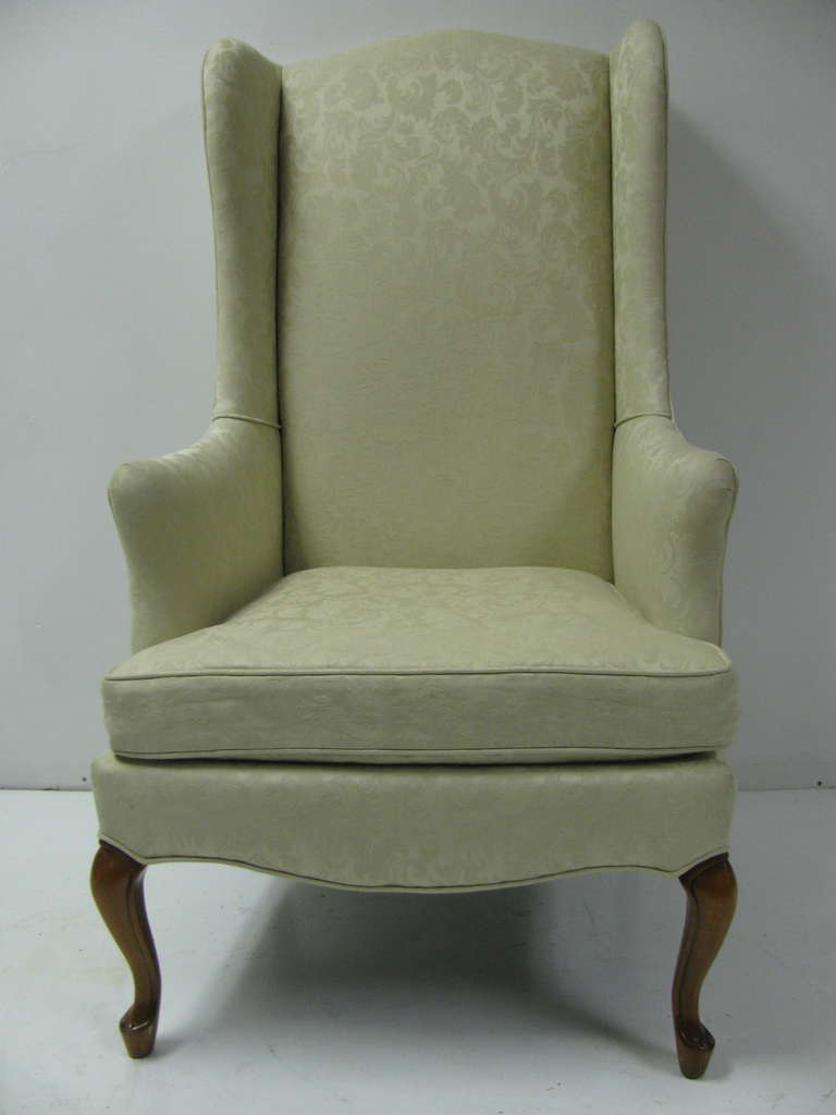Pair of Petite Mid Century Wing Back Armchair in White Damask For Sale 4