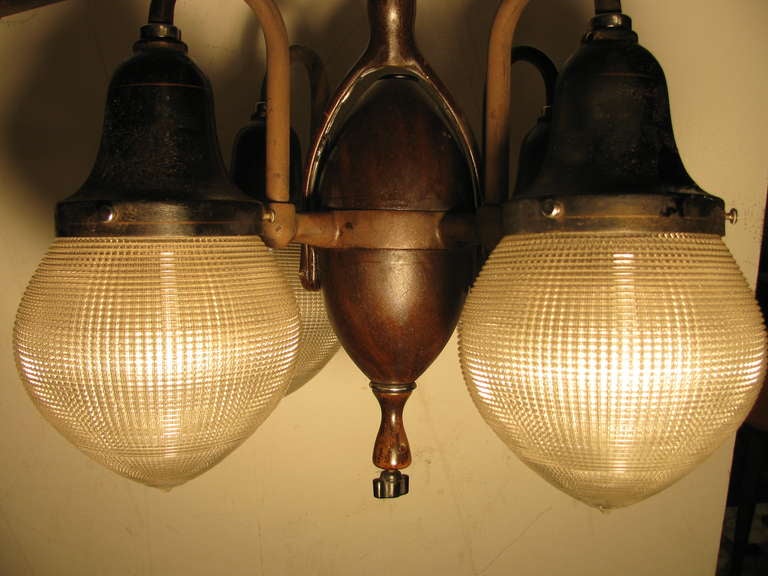Rare Early Industrial Dental Lighting Fixture With Holophane Shades In Good Condition In Port Jervis, NY