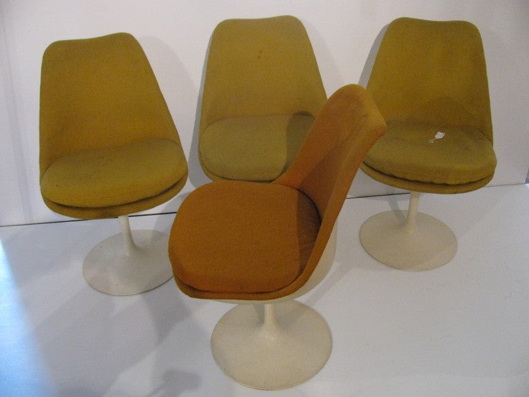 Mid-Century Modern Saarinen Tulip Chairs for Knoll