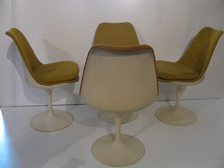 Saarinen Tulip Chairs for Knoll In Good Condition In Port Jervis, NY