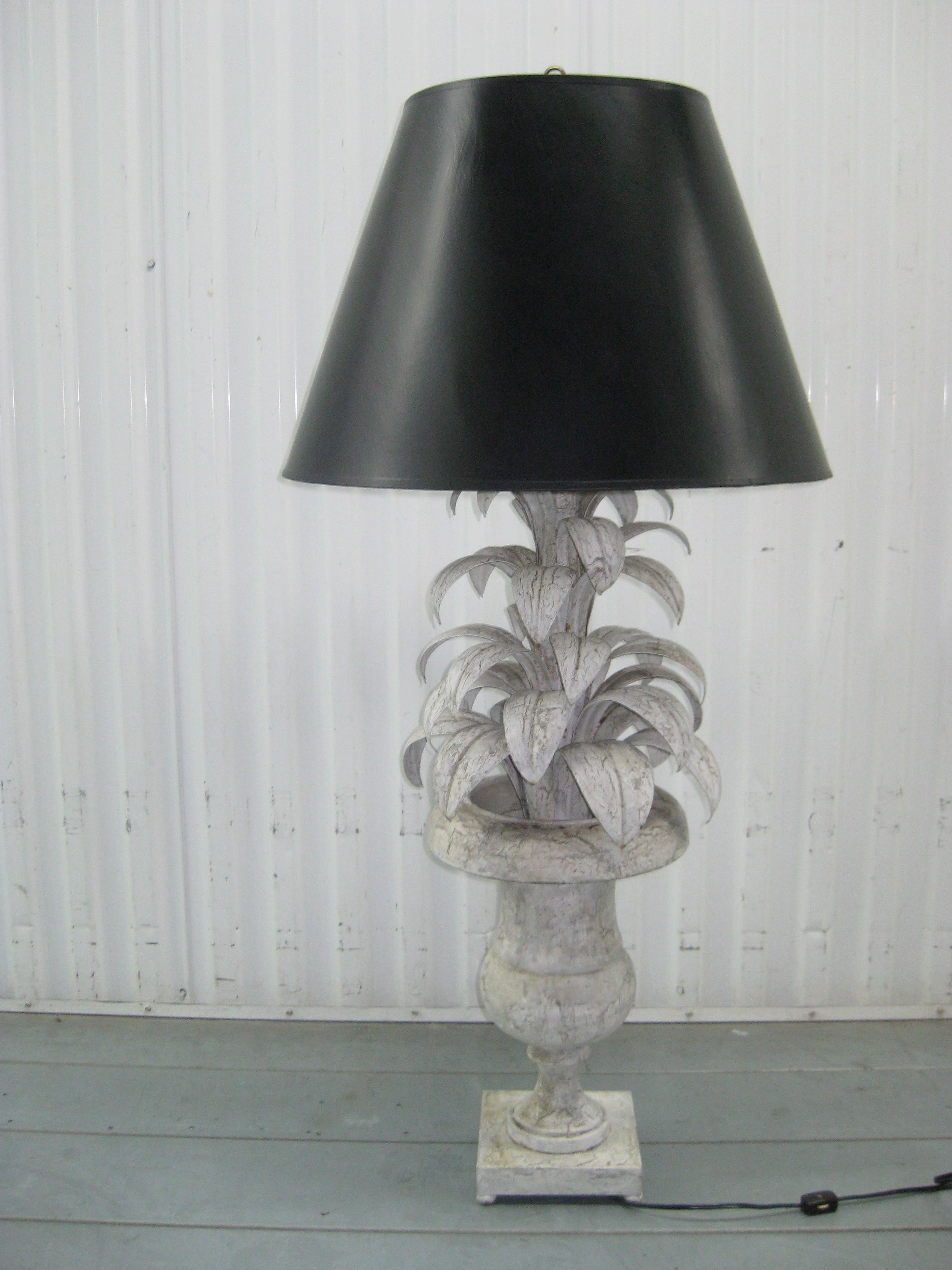 Hollywood Regency Tole Urn Table Lamp For Sale