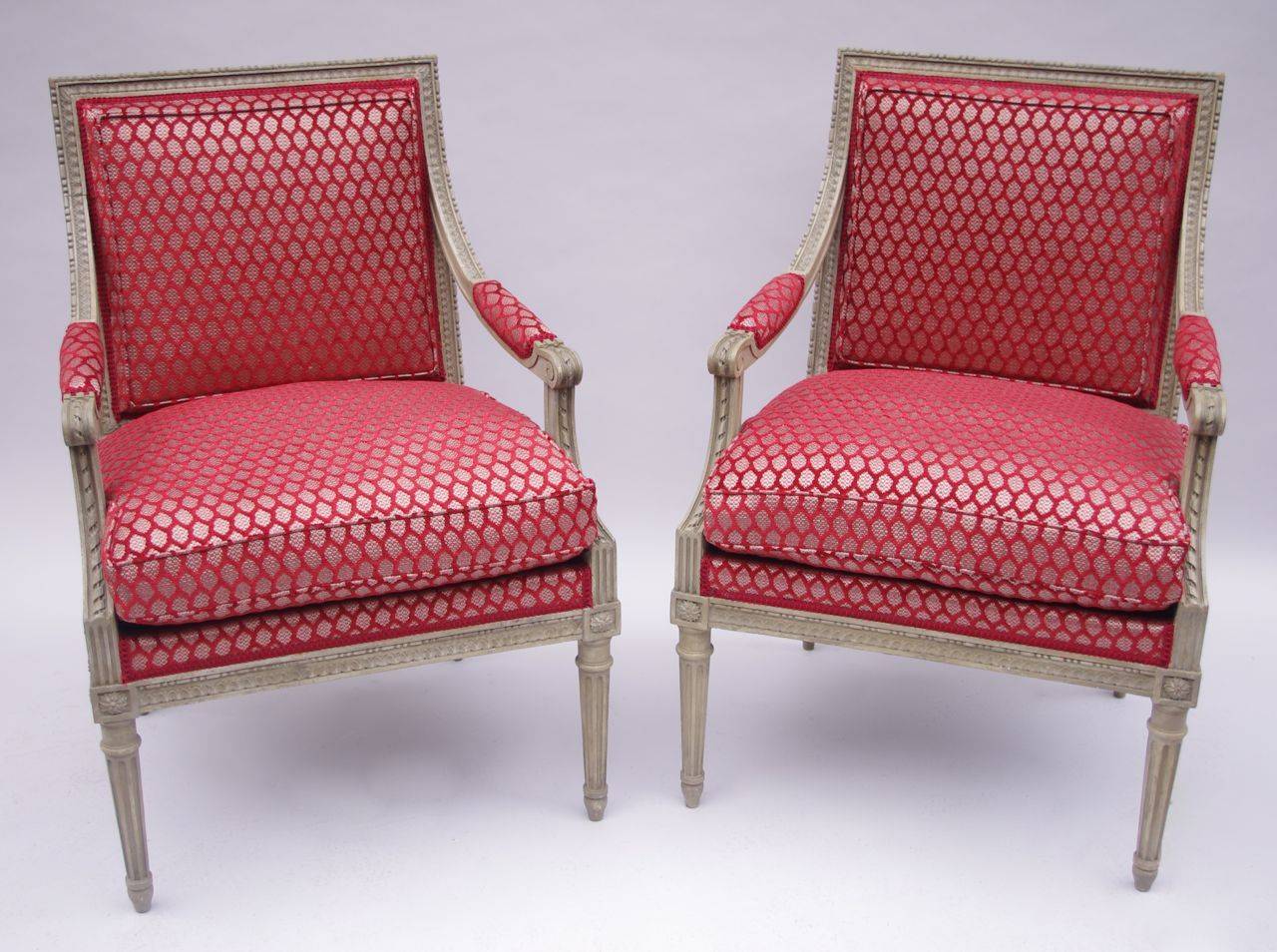 Early 20th Century Pair of Louis XVI style à la Reine armchairs, circa 1900 For Sale