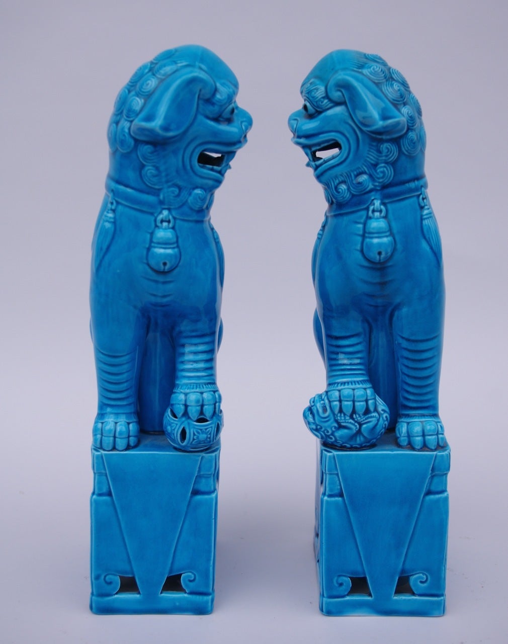 Chinese Pair of Pho Dogs Sculptures in Blue Porcelain, circa 1900