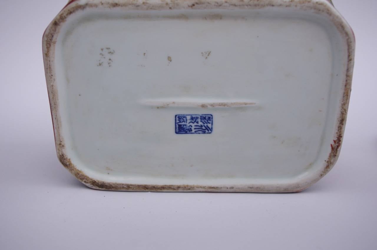 Early 20th Century Covered Canton porcelain box, circa 1900