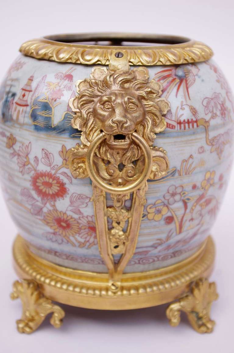 19th Century Imari Porcelain Pot Mounted in Gilt Bronze In Excellent Condition In Saint-Ouen, FR