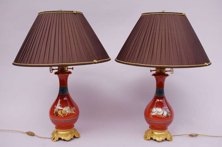 . End of 19th century
. Paris porcelain
. Gilded bronze
. Style of Pompeii

Color of lampshade can be changed