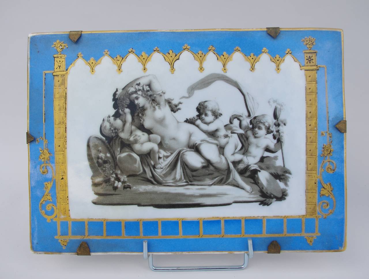 French Pair of rectangular porcelain plates with antique scenes, early 19th century For Sale