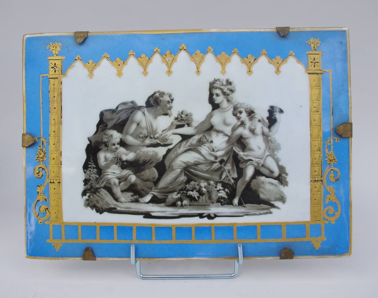 Pair of rectangular porcelain plates with antique scenes, early 19th century In Good Condition For Sale In Saint-Ouen, FR
