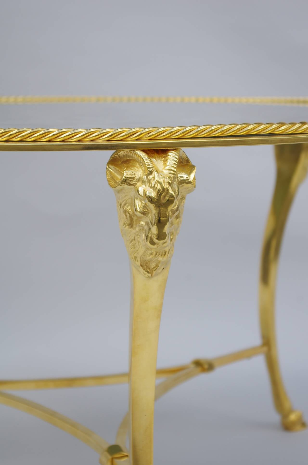 Neoclassical Round Coffee Table in Gilt Bronze, circa 1970 In Excellent Condition In Saint-Ouen, FR