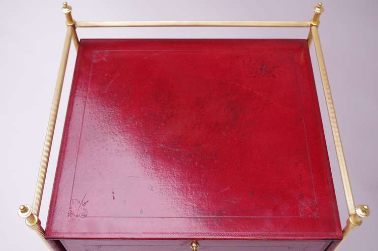 . Red leather
. Gilt brass
. 1960 Period
. Louis XVI Syle