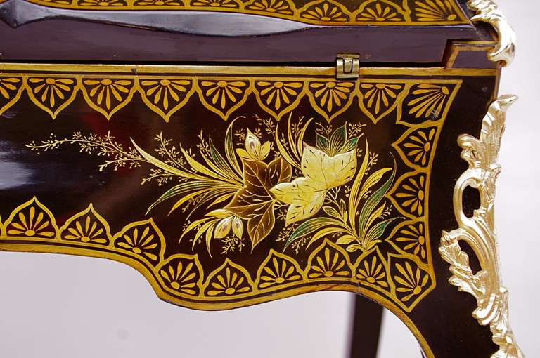 Small and Elegant Louis XV Style Secretary Desk in Chinese Lacquer 1