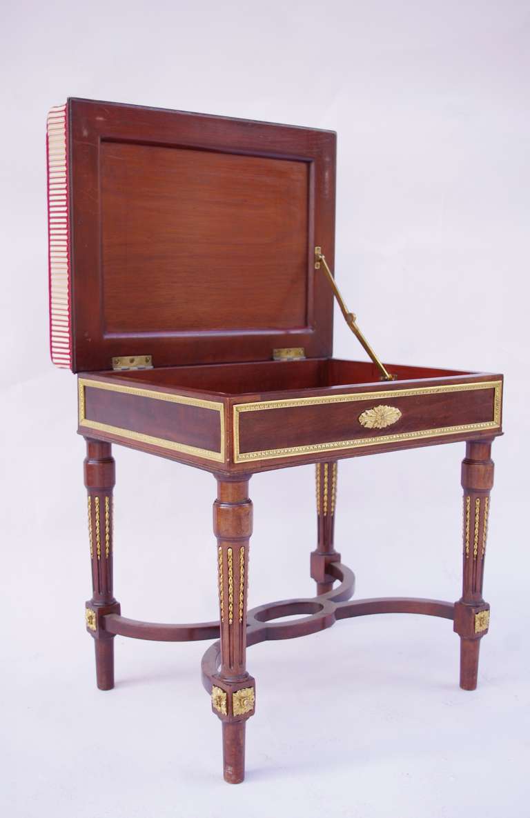 Louis XVI mahogany stool circa 1900 In Excellent Condition In Saint-Ouen, FR