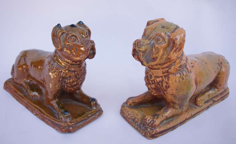 Pair of tawny enameled earthenware boxer dogs, circa 1900 In Good Condition For Sale In Saint-Ouen, FR