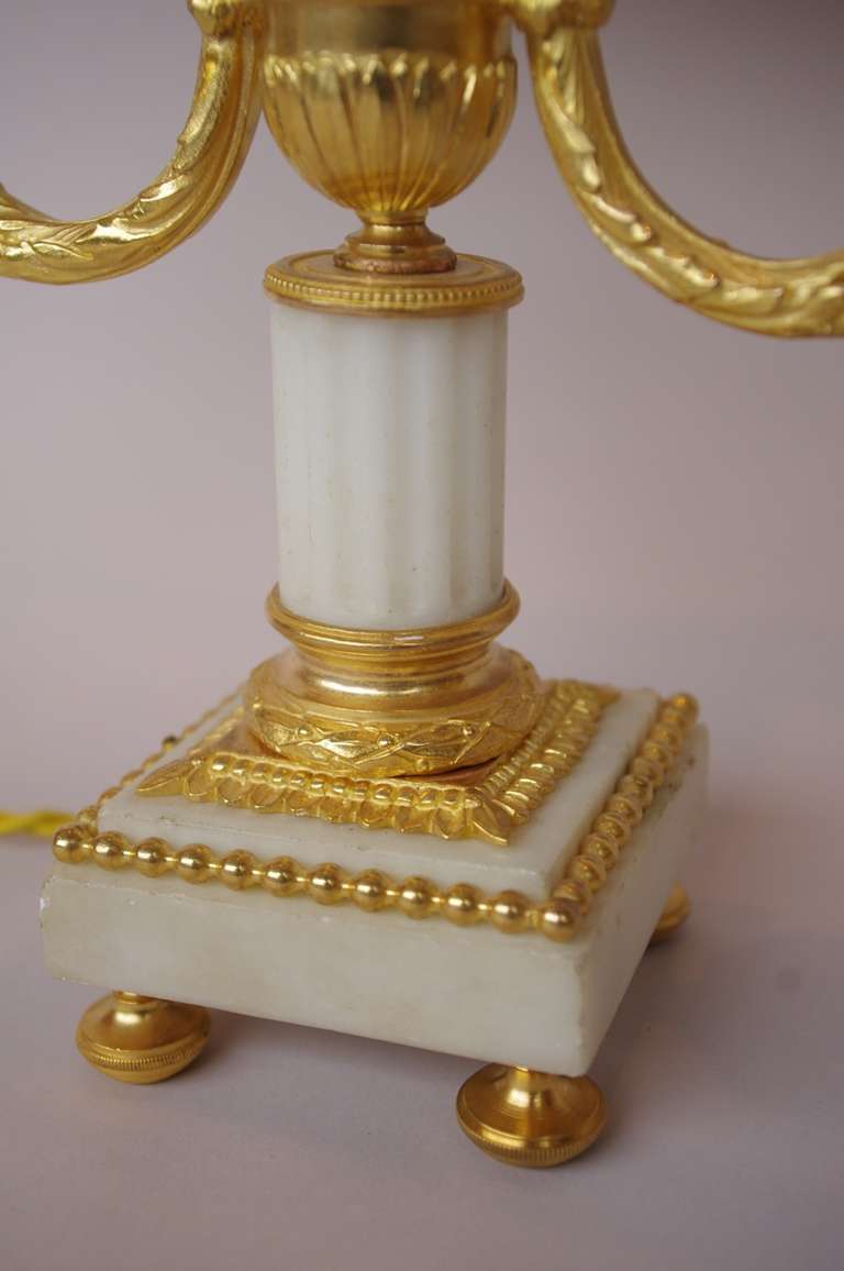 19th Centuy Pair of Louis XVI Style Lamps with White Marble In Excellent Condition In Saint-Ouen, FR