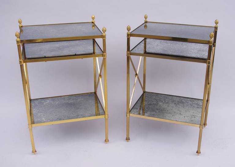 Maison Jansen.
Gilt brass.
Black oxydised glass top,
1970.