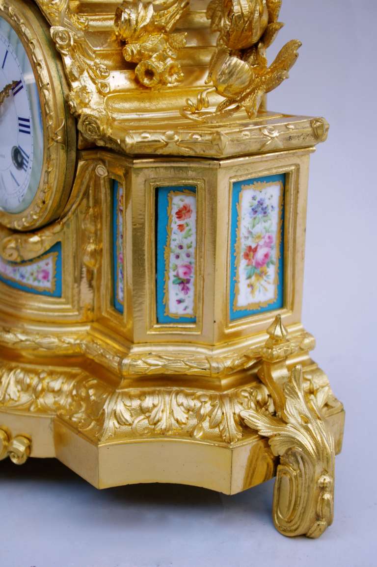 Louis XVI Style Clock in Gilded  Bronze and Porcelain, Late 19th Century For Sale 1