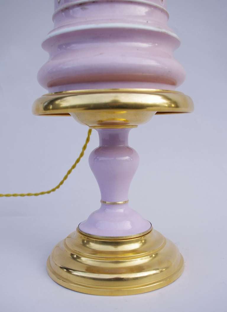 Napoleon III Pair of lilac porcelain of Paris lamps, circa 1880 For Sale