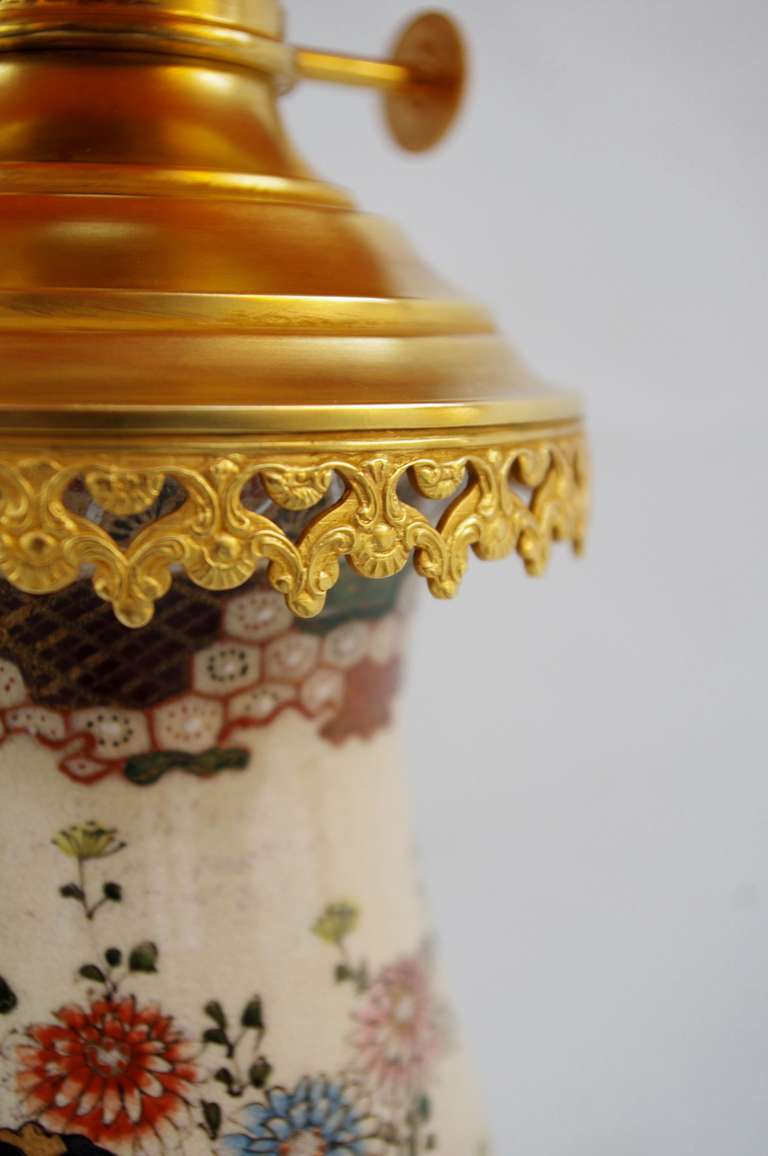 Japanese Satsuma earthenware vase with geishas, circa 1880 For Sale