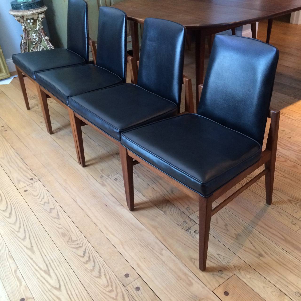 Mid-20th Century Mid-Century Modern Walnut Dining Set