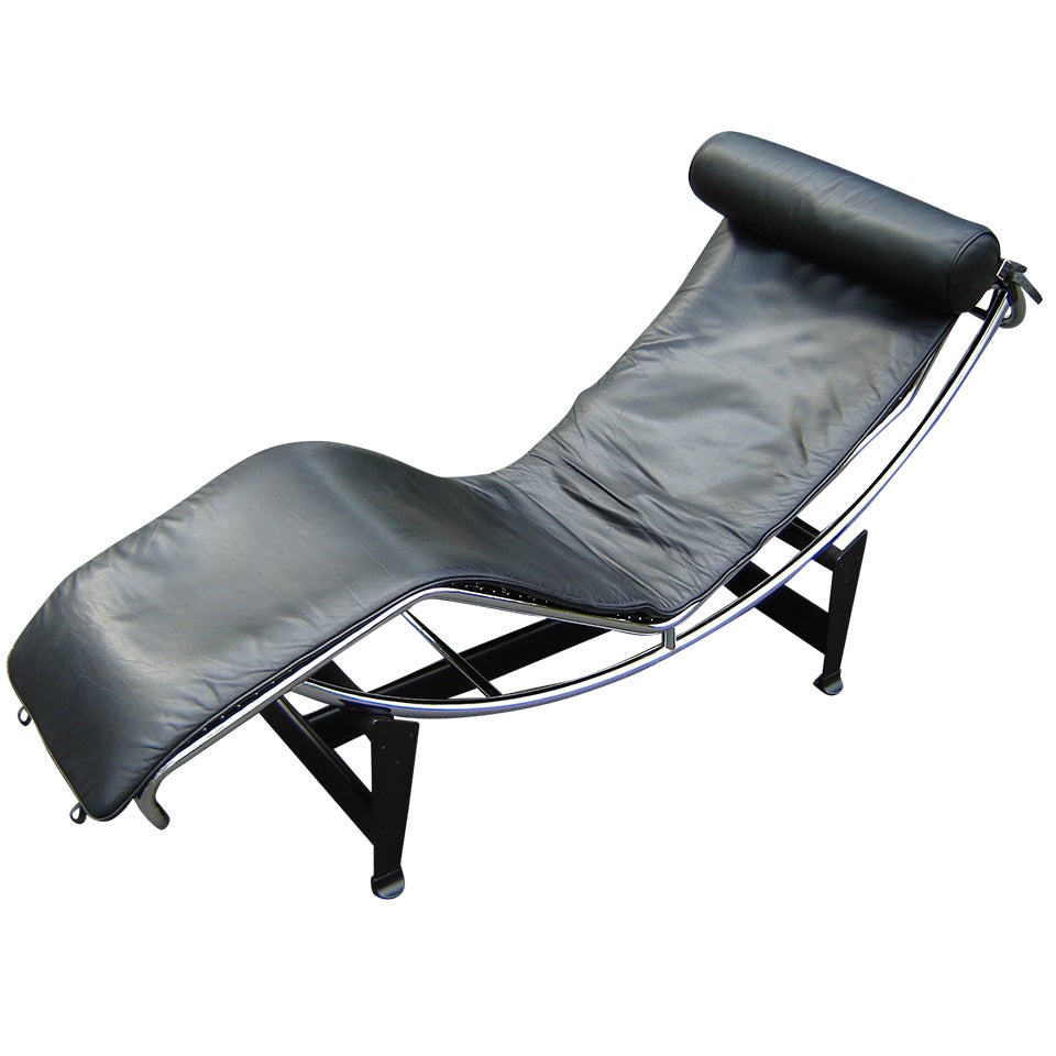 Authentic Le Corbusier LC-4 Chaise by Cassina in Black Leather