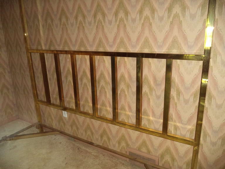 King Size Brass Four Poster Canopy Bed by Pace In Excellent Condition In Redding, CT