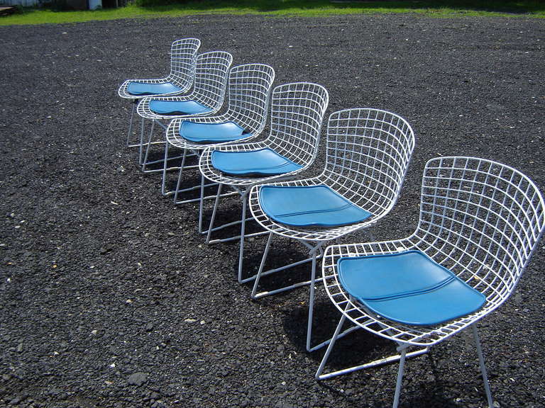 Mid-Century Modern Pair of Welded Mesh White Chairs designed  by Harry Bertoia