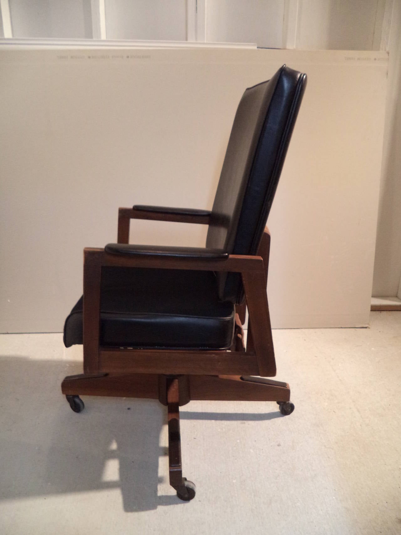 mid century executive chair