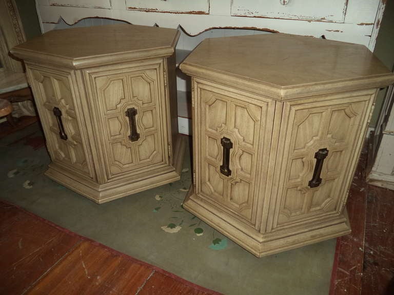 Pair of Hollywood Regency Hexagonal Cabinets In Good Condition In Redding, CT