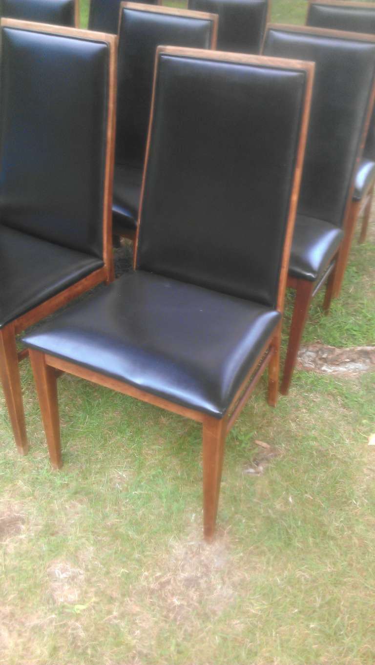 Set of 9 Mid Century Modern Dining Chairs In Good Condition In Redding, CT