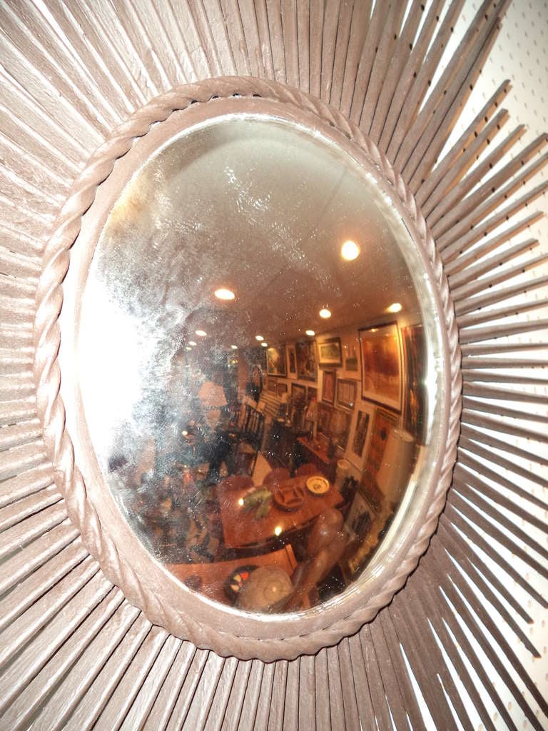 Mid Century Modern Starburst Mirror In Excellent Condition In Redding, CT