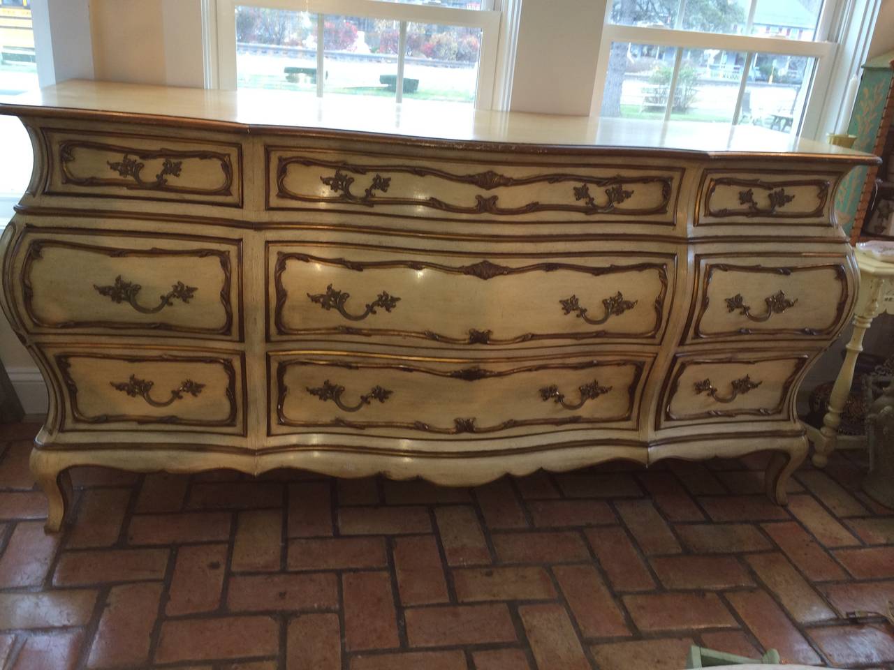 French Provincial Louis XV Style Bombe Dresser In Good Condition In Redding, CT