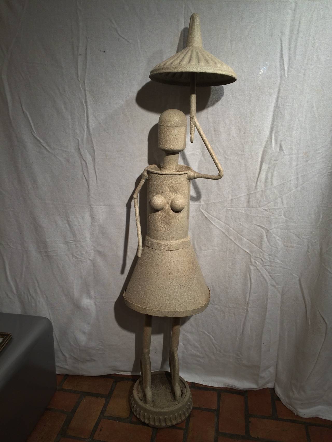Lifesize  Skulptur einer Frau des Künstlers Jon Westberg (Industriell) im Angebot