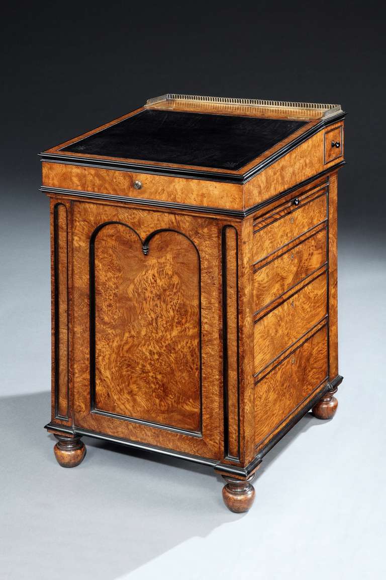 The combination of highly figured pollard oak book-matched veneers, solid ebony mouldings, mahogany linings, the gilt-brass gallery, together with the fitted Bramah locks, underline the high quality of this London made piece of furniture. 

S & H