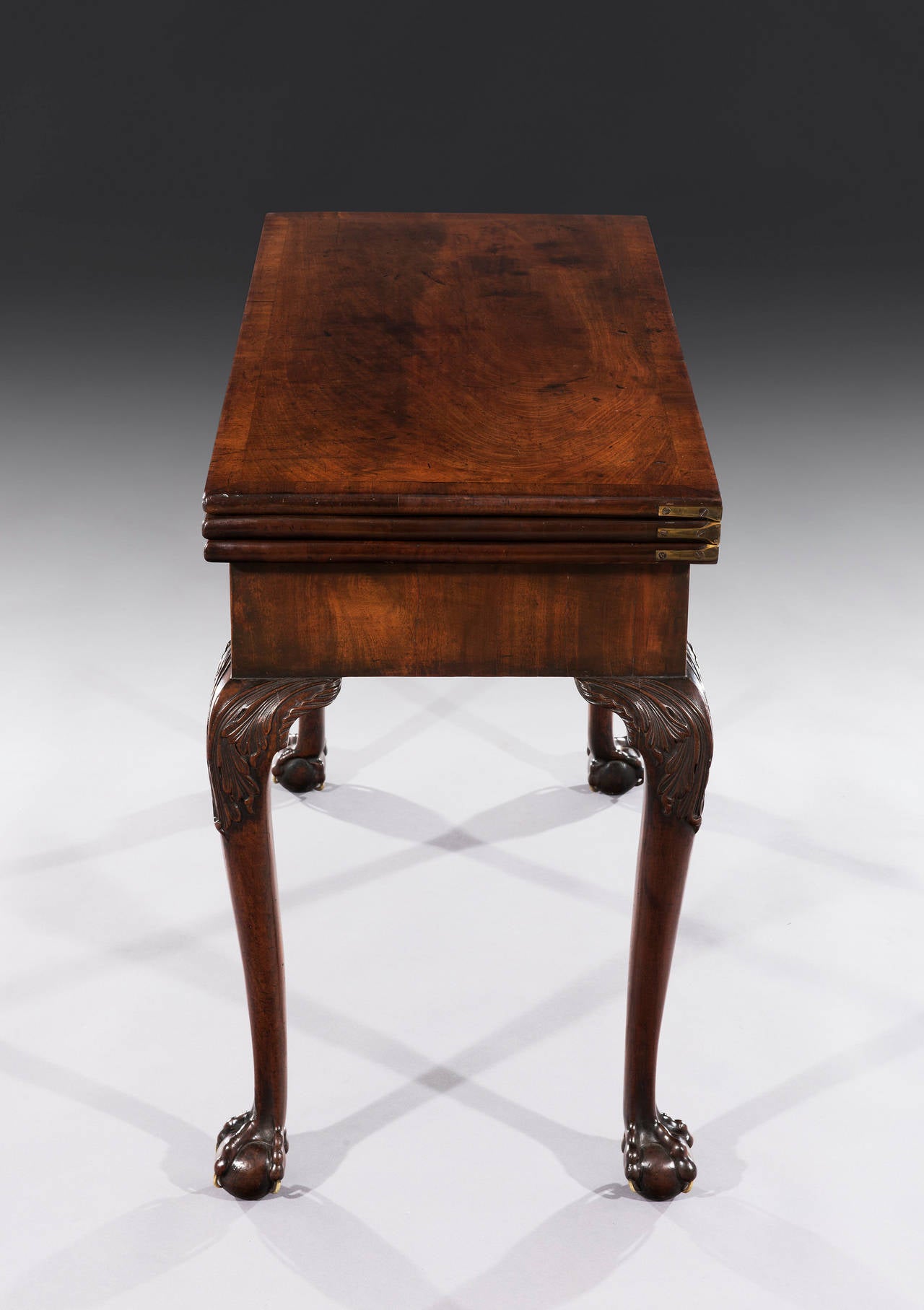Rare 18th Century George II Carved Mahogany Triple-Top Games Table In Good Condition In Bradford on Avon, GB