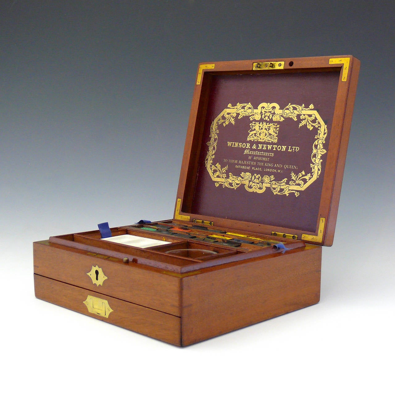 Delightful Winsor & Newton Artists Box, Complete with Paints, circa 1910 1