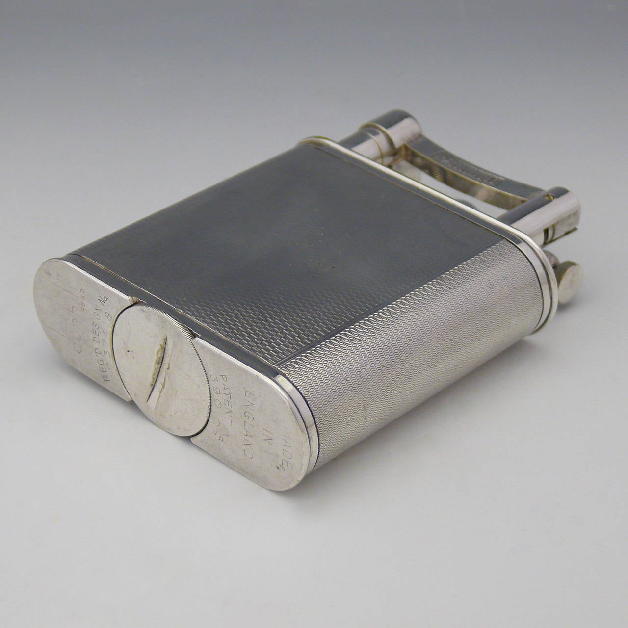 Superb Engine Turned Silver Plated Dunhill Table Lighter, circa 1950 In Excellent Condition In London, GB