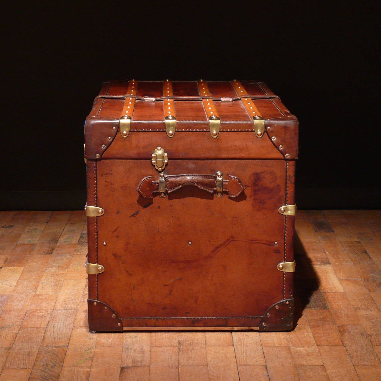 Late Victorian Excellent Late 19th Century Leather Trunk by Hofmann with Brass Fittings