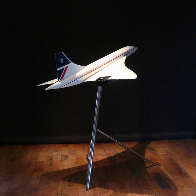 Moderne Modèle d'avion de collection à grande échelle du Concorde.