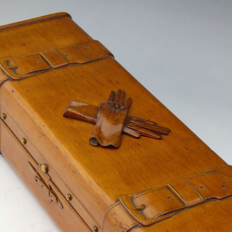 Carved Wooden Glove Box In Excellent Condition In London, GB