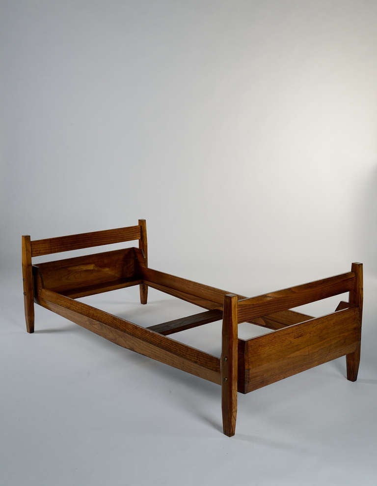 Italian Pair of oak wood '50s beds