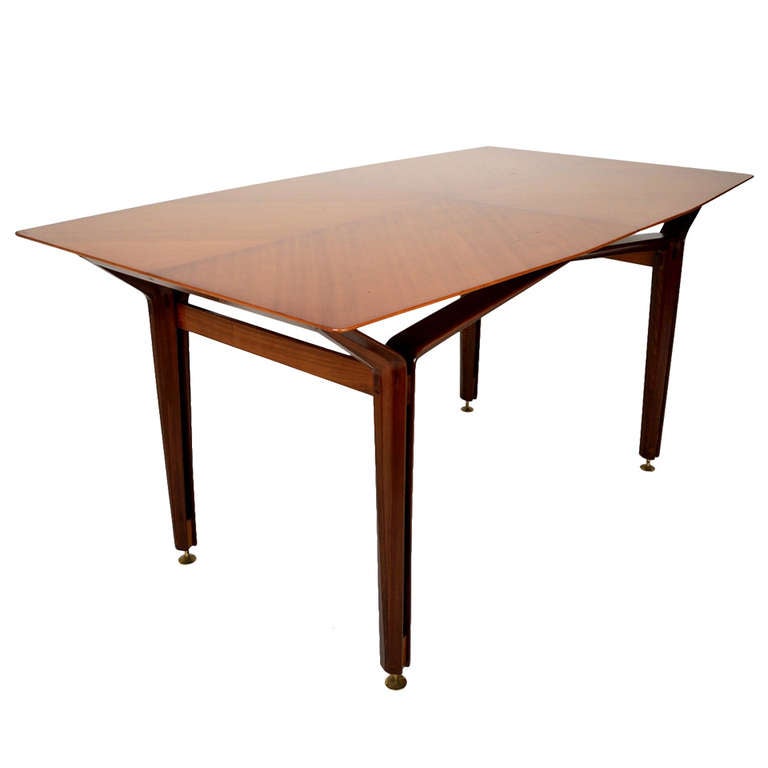 Mahogany table attributed to Giulio Moscatelli for Palazzo dell'Arte Cantu' For Sale