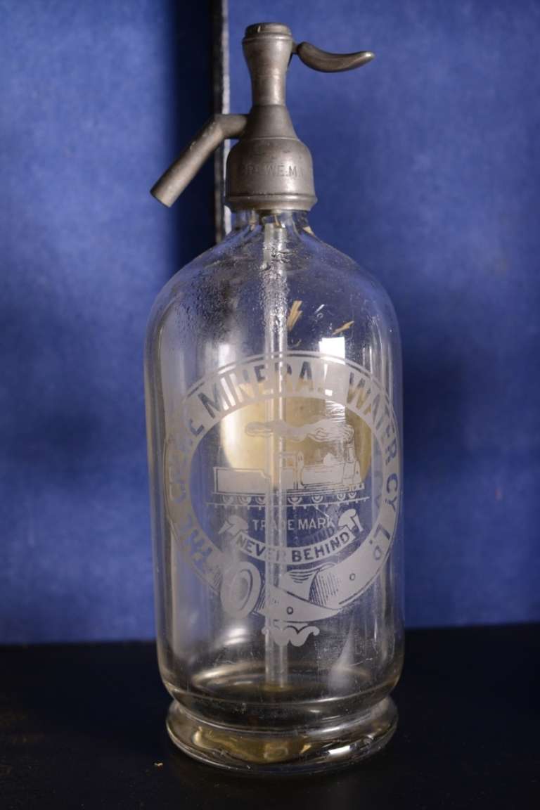 Collection of Eleven 19th Century Antique Soda Syphons In Excellent Condition In Lancashire, GB