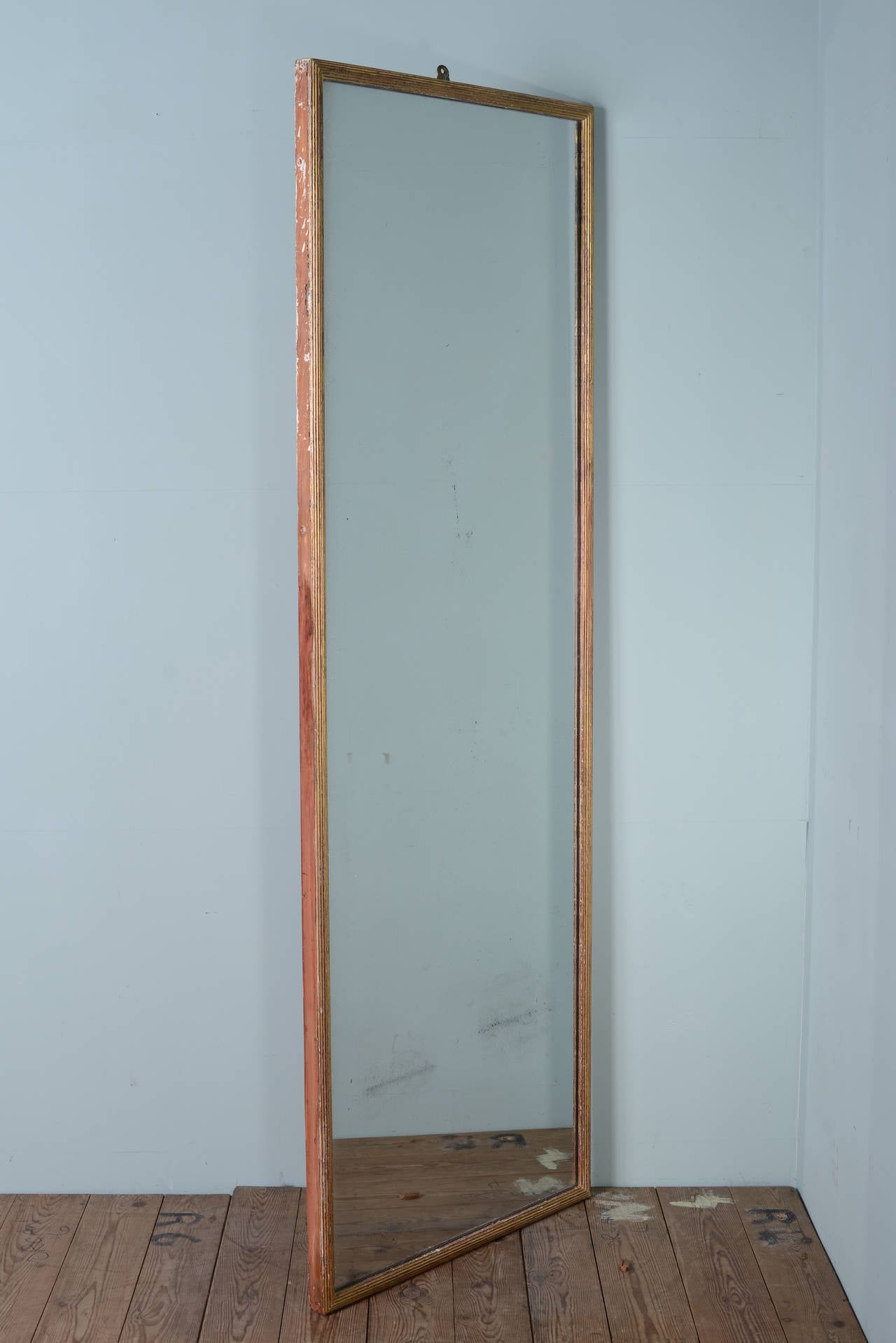 Reeded Gilt English Antique Mirror.
This is a lovely, very original, 19th century antique mirror, great proportions, perfect to use as a dressing mirror leant up against a wall.
The tall oblong mirror frame has a reeded design and is in the