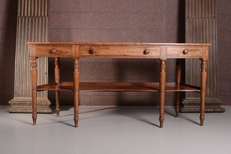 Beautiful Georgian Antique Mahogany Serving Table.