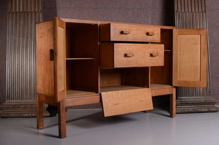 1940er Jahre Cotswold School Oak Sideboard im Zustand „Hervorragend“ in Lancashire, GB