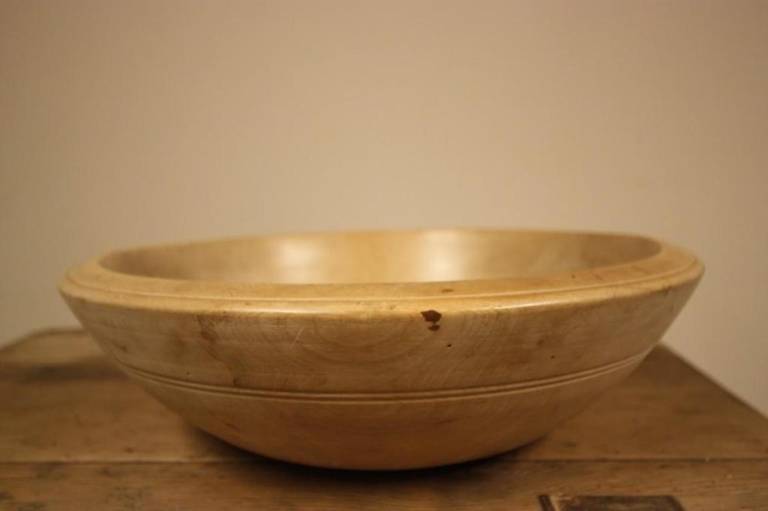 Large English Antique Sycamore Dairy Bowl In Excellent Condition In Lancashire, GB