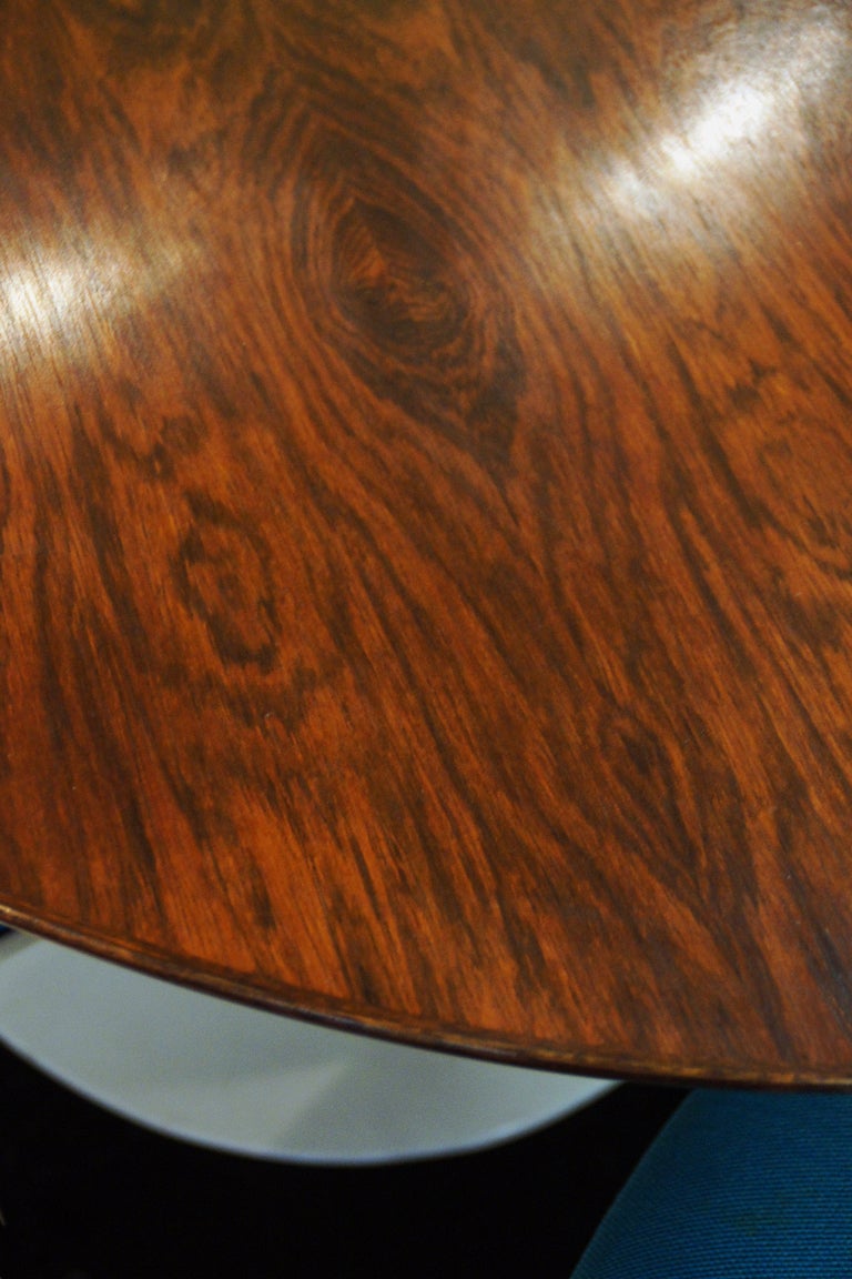 Mid-20th Century Eero Saarinen rosewood table with 6 tulip chairs